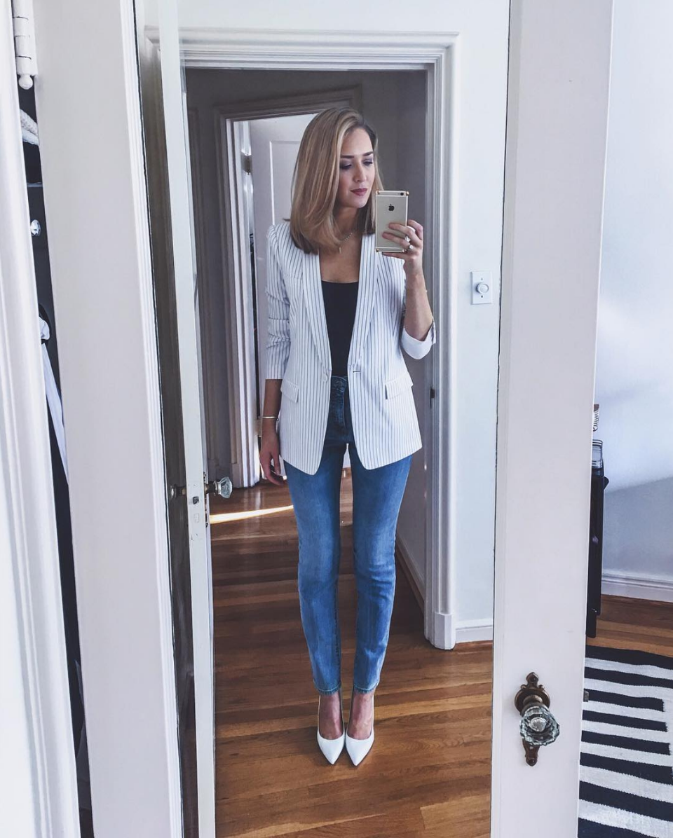 faded-skinny-jeans-white-pointed-toe-pumps-navy-tank-top-white-pinstriped-blazer-mary-orton-instagram