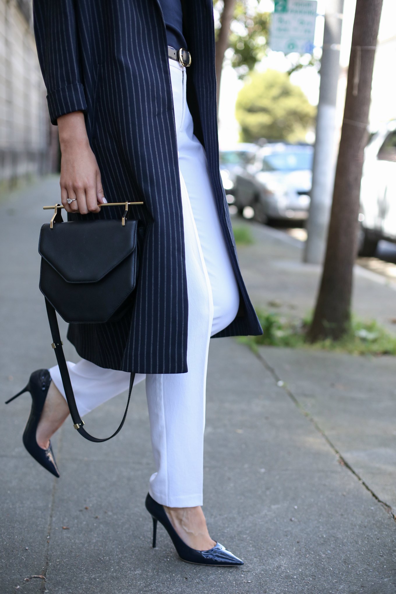 topshop-pinstripe-topper-long-jacket-white-silk-pants-leather-gold-choker-navy-pumps-m2malletier-san-francisco-fashion-blog8