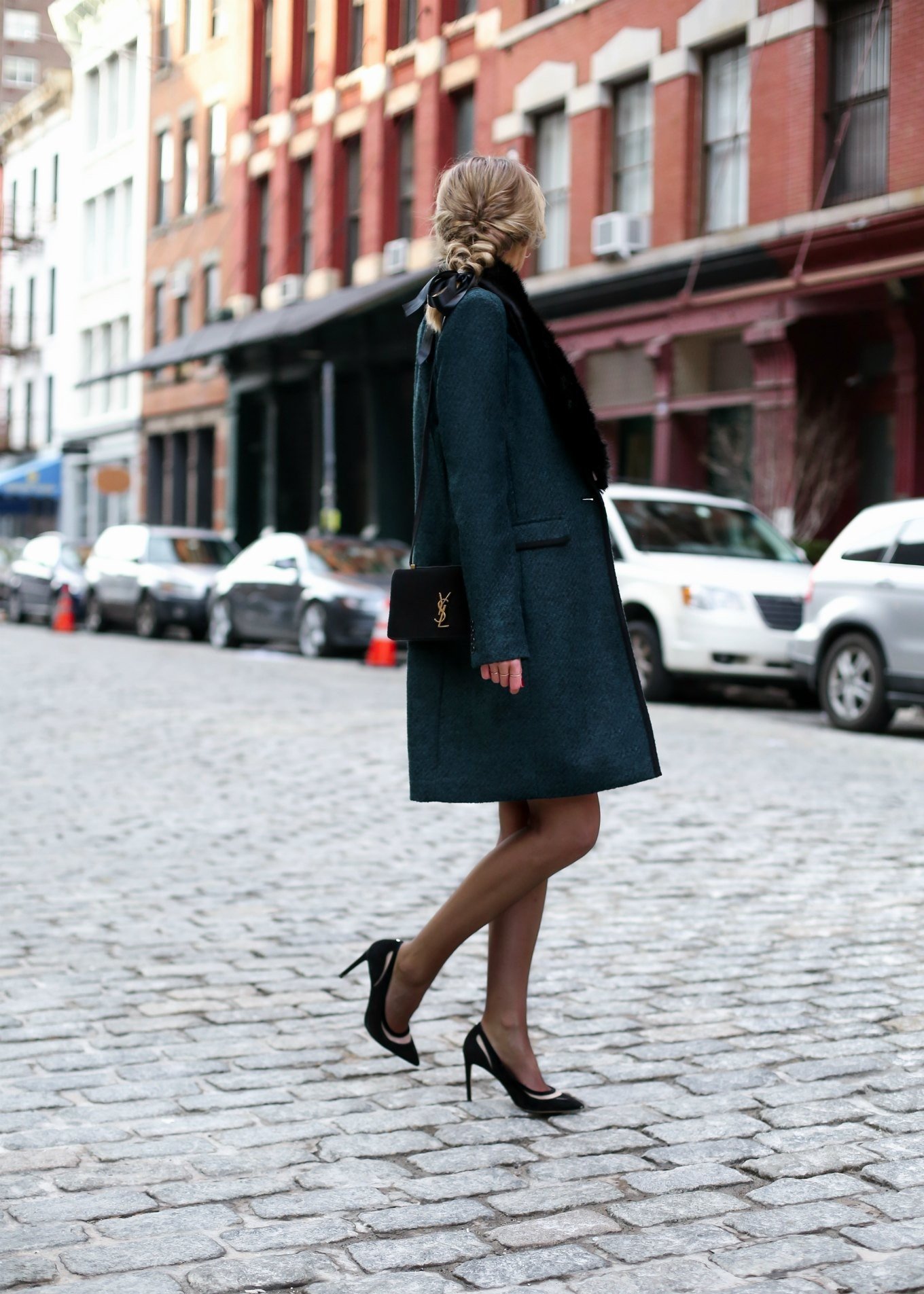 banana-republic-emerald-green-black-piped-coat-faux-fur-removable-collar-pencil-skirt-work-wear-office-style-professional-women-fashion-blog-style-memorandum3-680x9532x