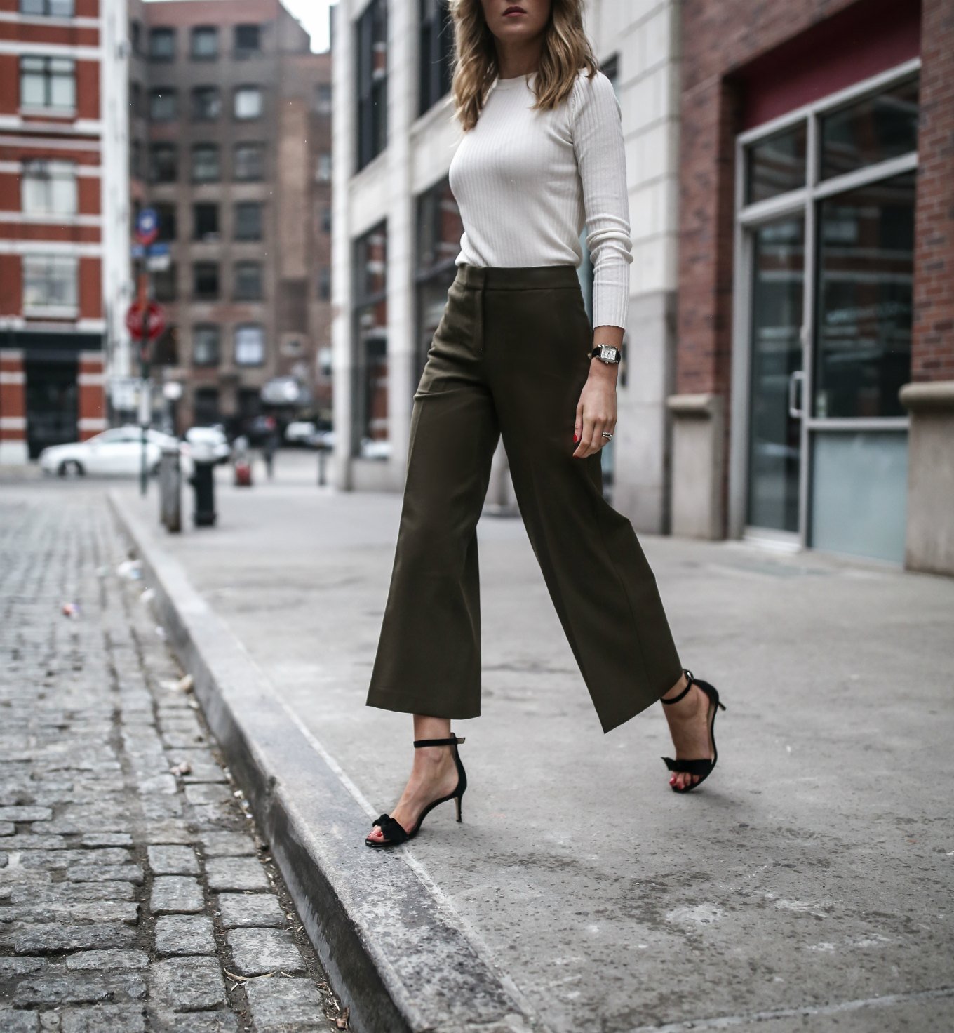 ann-taylor-cropped-wide-leg-olive-pants-ribbed-sweater-black-tie-ankle-strap-sandals-classic-workwear-style-blog3