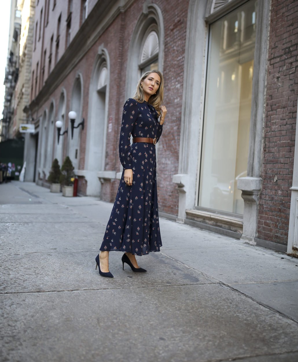 navy-floral-tie-neck-maxi-dress-ankle-length-reformation-classic-style-fashion-blog-nyc-maryorton-10 NYC fashion blogger Mary Orton of Memorandum wears a Reformation floral neck tie maxi dress, classic black ankle-strap pumps, a brown leather circle belt and a brown leather Ralph Lauren cross body bag to meet the parents