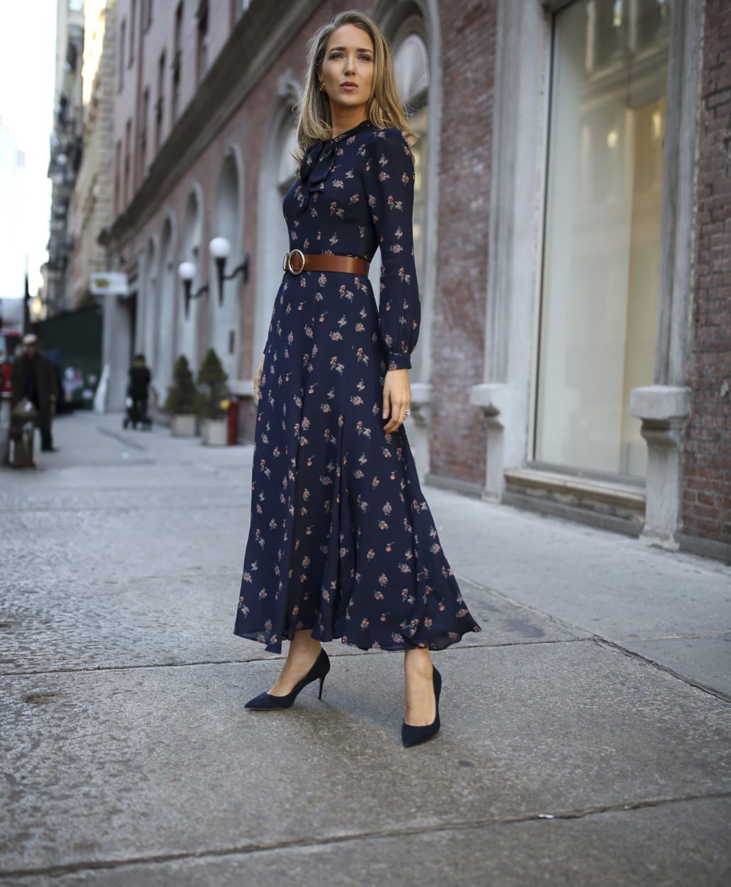 navy-floral-tie-neck-maxi-dress-ankle-length-reformation-classic-style-fashion-blog-nyc-maryorton-8 NYC fashion blogger Mary Orton of Memorandum wears a Reformation floral neck tie maxi dress, classic black ankle-strap pumps, a brown leather circle belt and a brown leather Ralph Lauren cross body bag to meet the parents