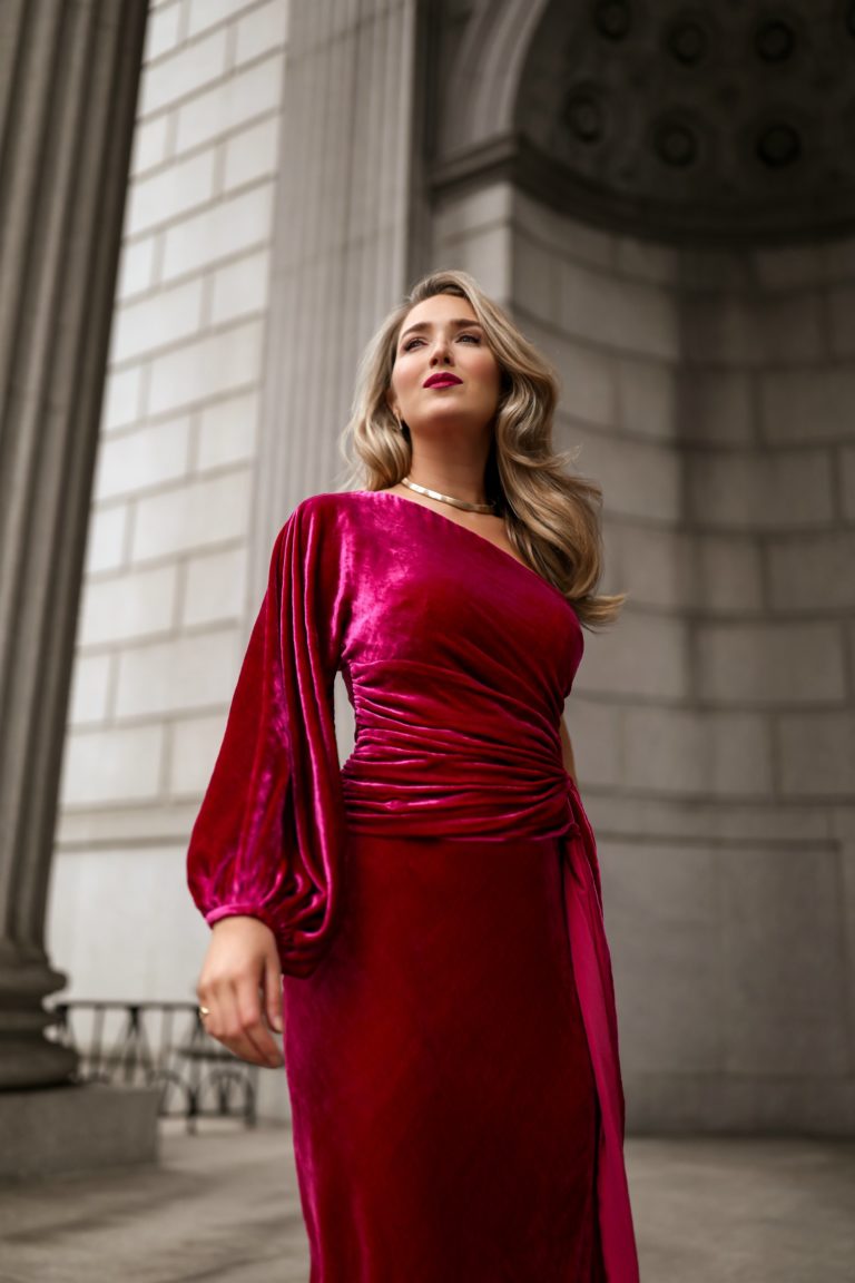 black-tie-winter-wedding-attire-velvet-dress-maria-lucia-hohan6