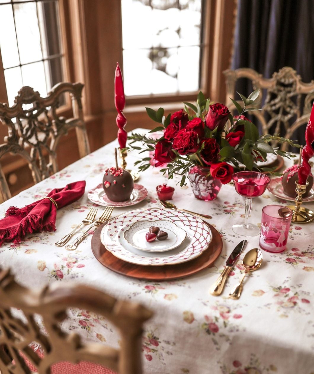 Valentine's Day Tablescape - MEMORANDUM | Lifestyle Blog
